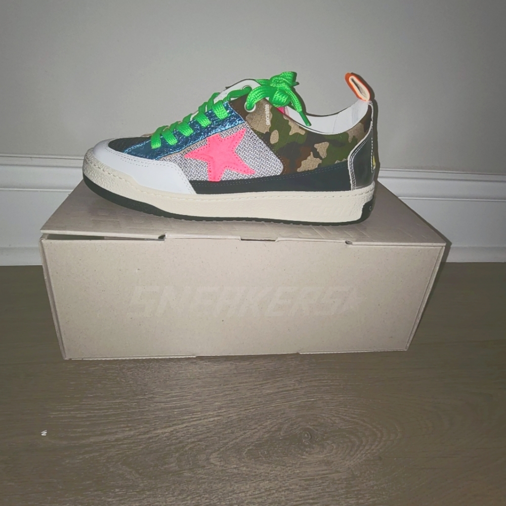 Golden Goose Yeah Sneakers